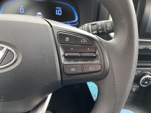 Used 2023 Hyundai Venue SE image 23