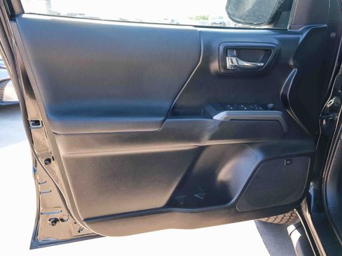 Certified 2022 Toyota Tacoma TRD Off-Road w/ TRD Premium Off Road Package AWD/4WD image 22