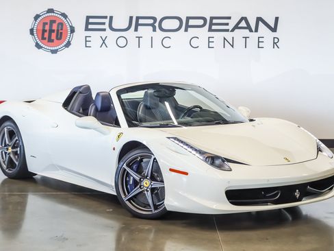 Used 2015 Ferrari 458 Spider RWD image 2