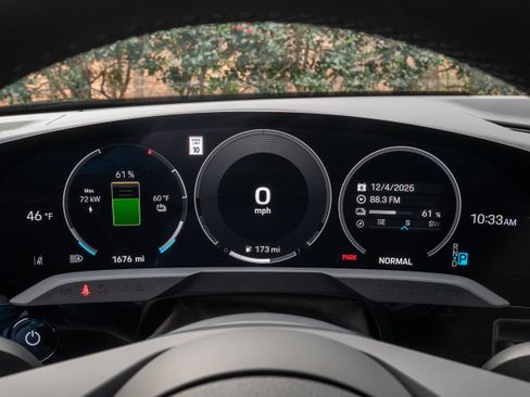 Used 2025 Porsche Taycan 4S image 22