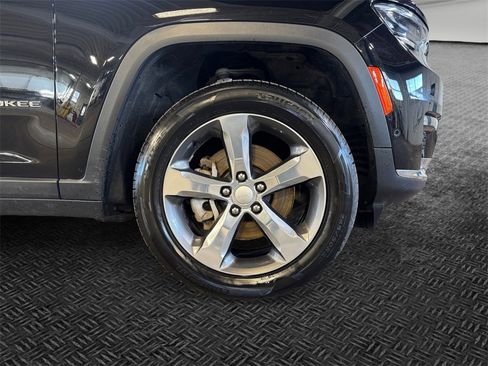 Used 2022 Jeep Grand Cherokee L Limited w/ Luxury Tech Group II image 11