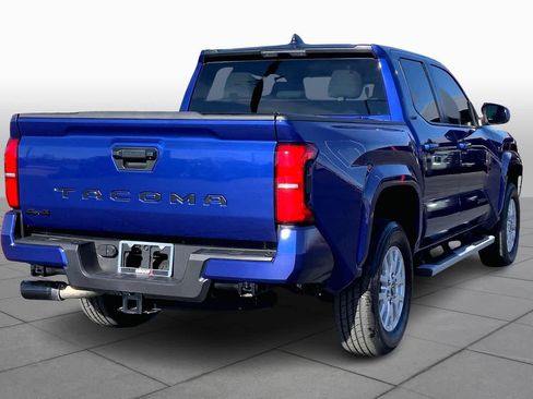 Used 2025 Toyota Tacoma SR5 image 13