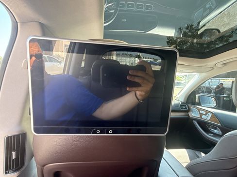 Used 2022 Mercedes-Benz GLS 450 4MATIC image 23