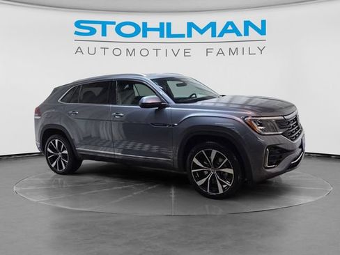 Certified 2024 Volkswagen Atlas Cross Sport SEL Premium R-Line AWD/4WD image 10