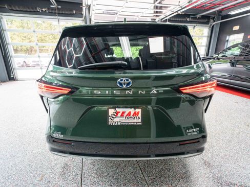 Used 2024 Toyota Sienna Limited AWD/4WD image 3