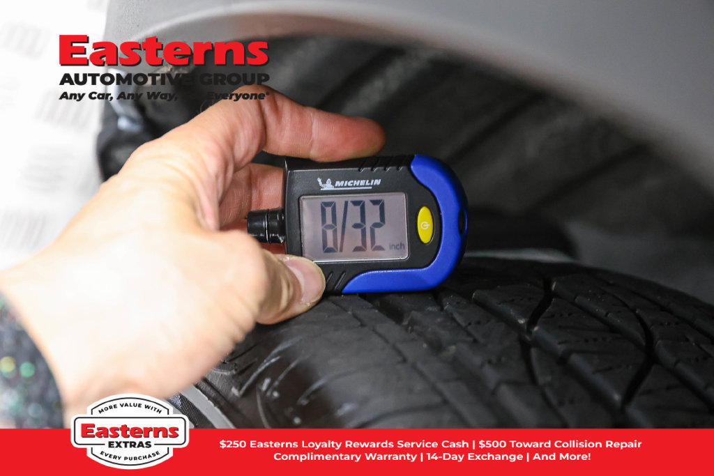 Used 2022 Toyota RAV4 LE AWD/4WD image 28