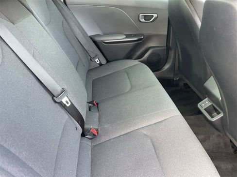 Used 2025 Kia K4 LXS image 12