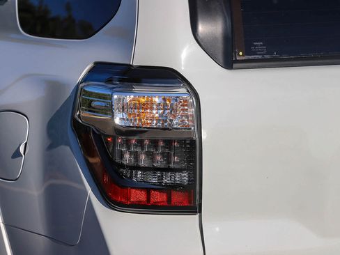 Used 2024 Toyota 4Runner TRD Off-Road Premium w/ Off Road Premium Plus Package AWD/4WD image 9
