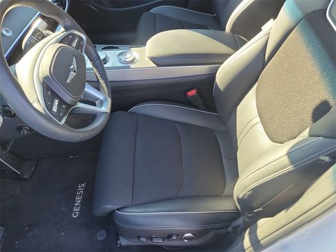Used 2025 Genesis GV70 2.5T Sport Prestige w/ Sport Prestige Package image 17