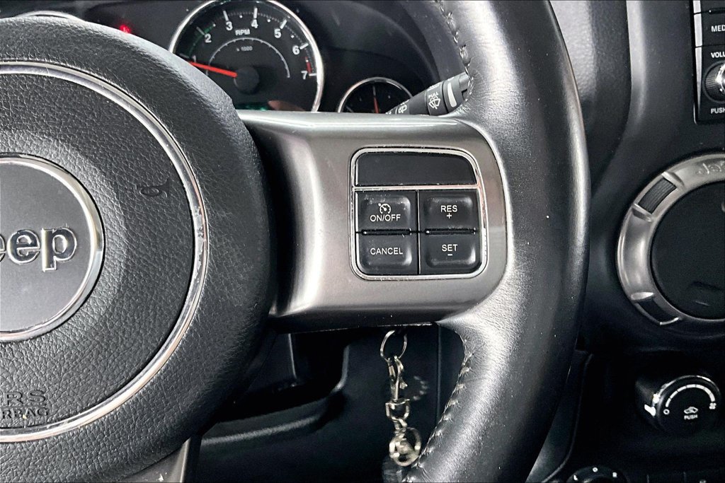 Used 2018 Jeep Wrangler Unlimited Sahara AWD/4WD image 12