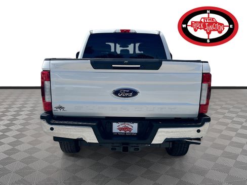 Used 2017 Ford F250 Lariat w/ Lariat Ultimate Package AWD/4WD image 6