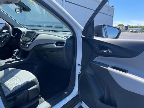 Used 2022 Chevrolet Equinox LS w/ LS Convenience Package FWD image 27