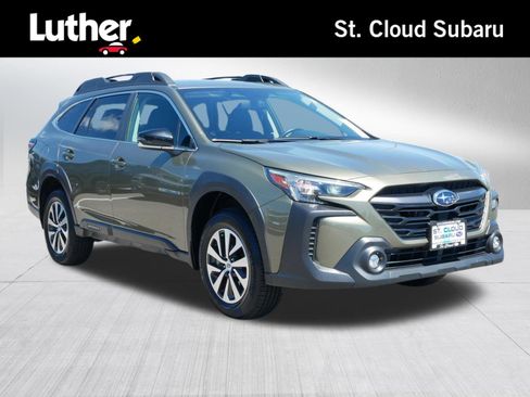 Certified 2025 Subaru Outback Premium AWD/4WD image 1