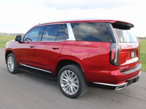 Used 2023 Cadillac Escalade Premium Luxury w/ Performance Package image 5
