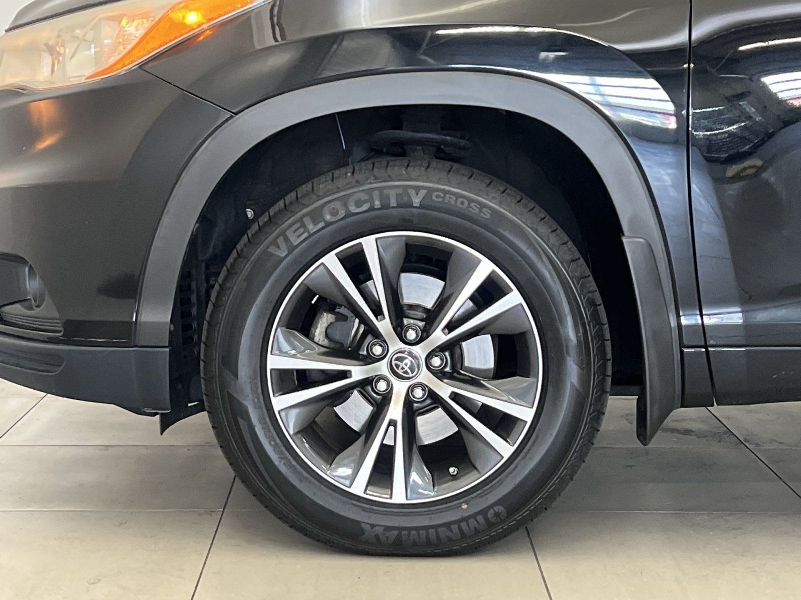 Used 2016 Toyota Highlander XLE AWD/4WD image 11