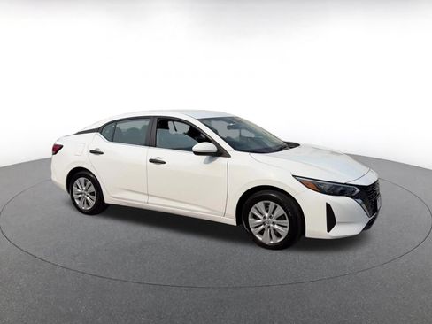 Used 2025 Nissan Sentra S FWD image 2