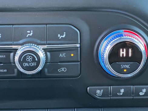 Used 2020 GMC Sierra 3500 Denali w/ Denali Ultimate Package image 29