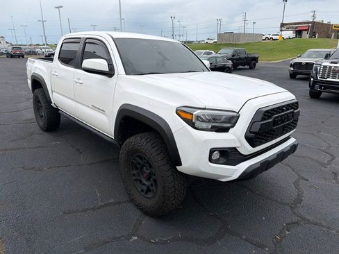 Used 2021 Toyota Tacoma TRD Off-Road AWD/4WD image 2