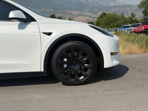 Used 2022 Tesla Model Y Long Range AWD/4WD image 6