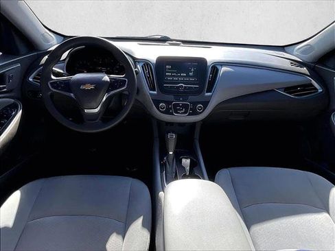 Used 2018 Chevrolet Malibu LS image 16