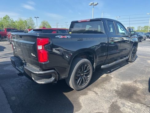Used 2020 Chevrolet Silverado 1500 Custom w/ Custom Value Package AWD/4WD image 2