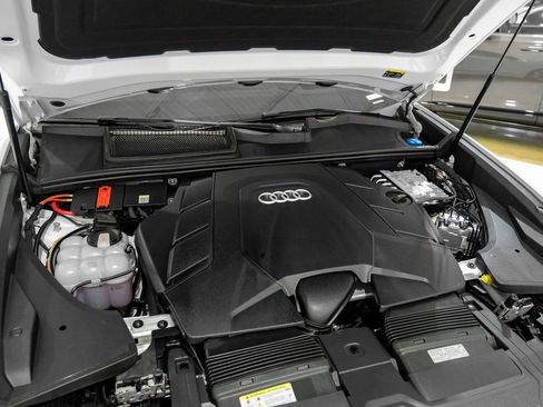 Used 2024 Audi Q8 Prestige image 45