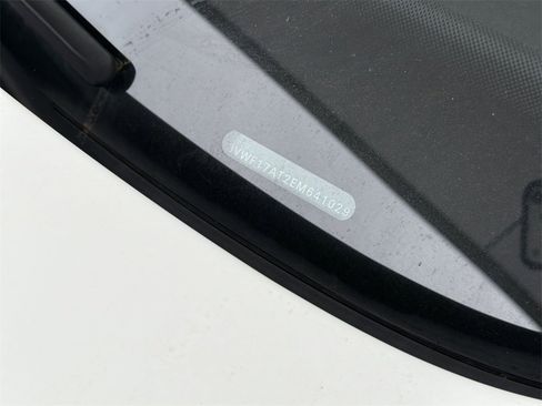 Used 2014 Volkswagen Beetle 1.8T image 7