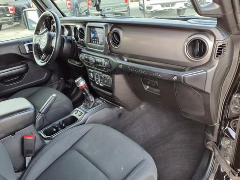 Used 2021 Jeep Wrangler Sport S image 12