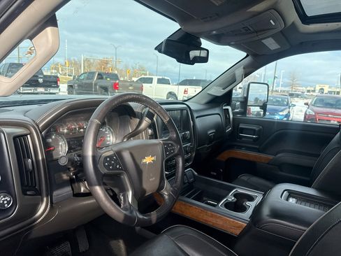 Used 2018 Chevrolet Silverado 2500 High Country image 10