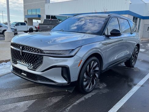 Certified 2024 Lincoln Nautilus Reserve w/ Equipment Group 203A image 4