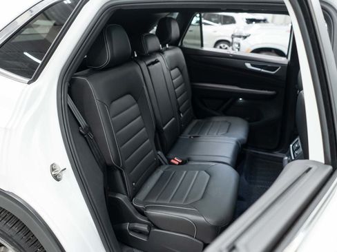 Used 2024 Volkswagen Atlas Cross Sport SEL R-Line AWD/4WD image 13