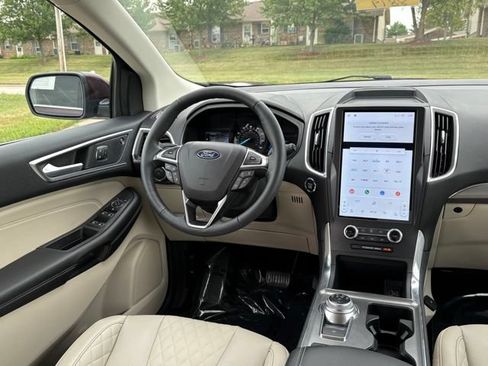 Certified 2024 Ford Edge Titanium AWD/4WD image 25