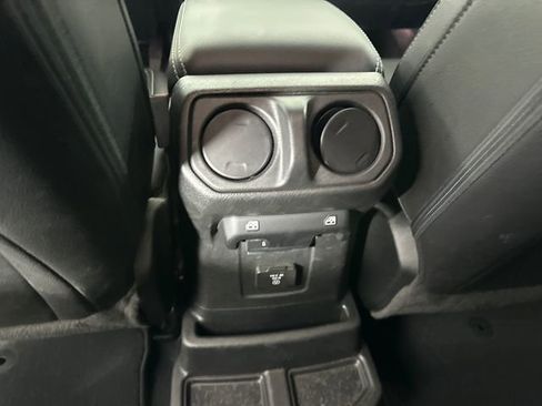 Used 2023 Jeep Wrangler Unlimited Sahara w/ Cold Weather Group AWD/4WD image 17
