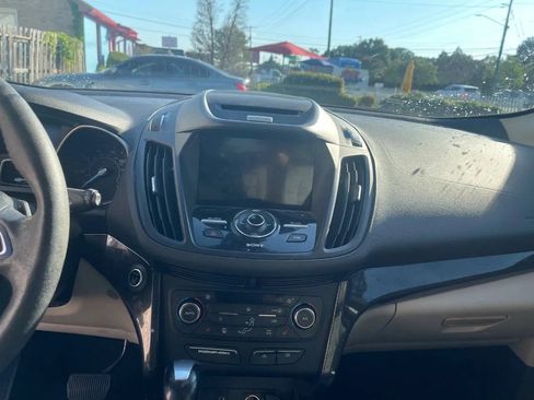 Used 2017 Ford Escape Titanium FWD image 19