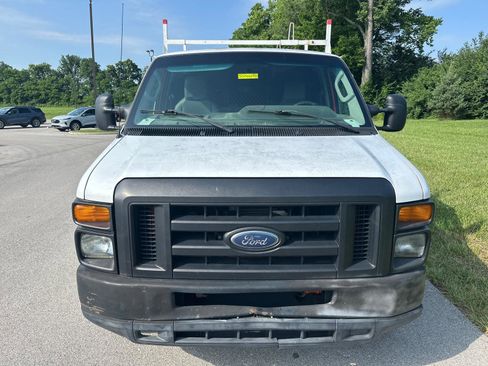 Used 2010 Ford E-250 and Econoline 250 RWD image 2