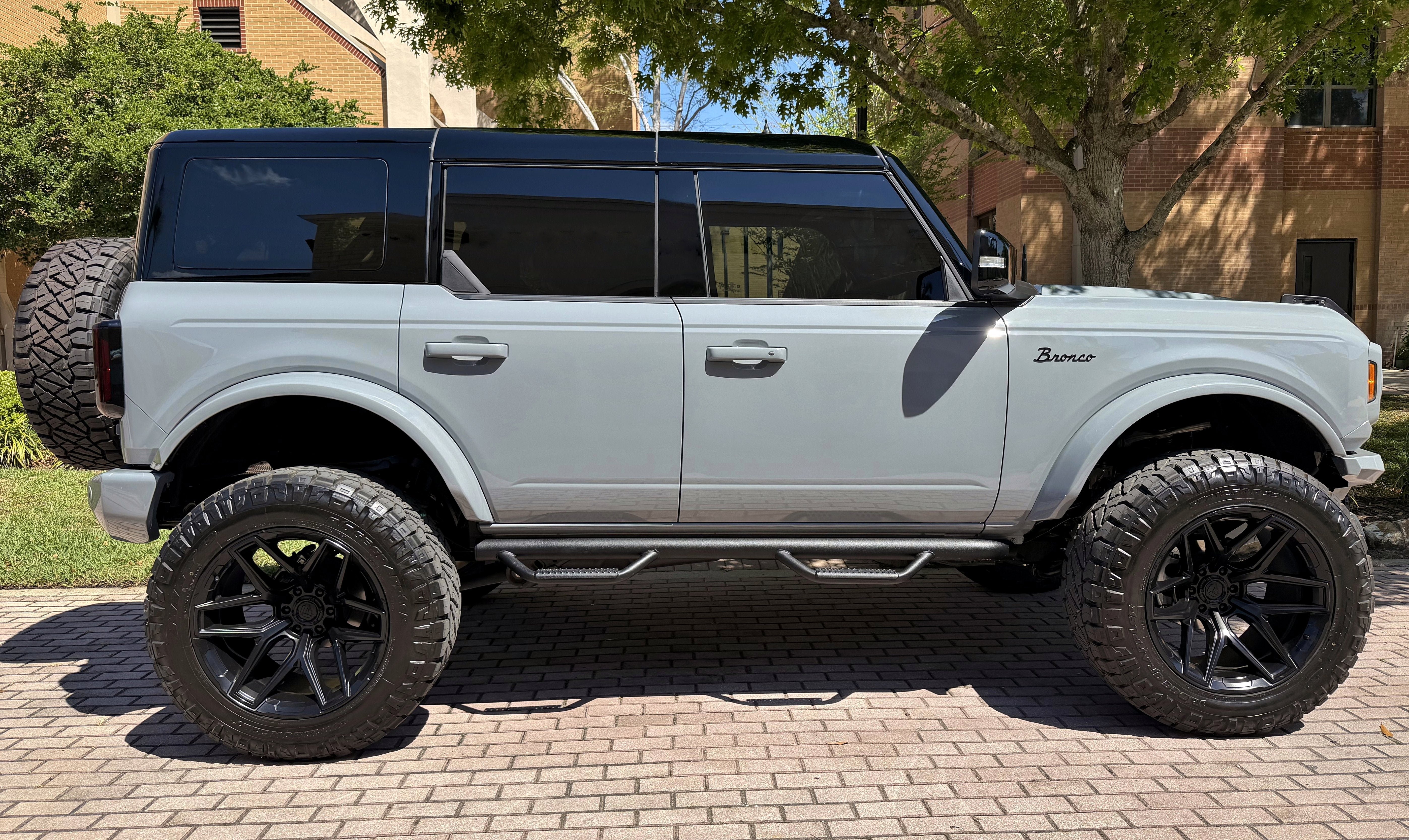 Used 2026 Ford Bronco Outer Banks AWD/4WD image 2