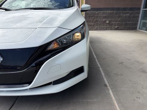 Used 2025 Nissan Leaf S FWD image 11