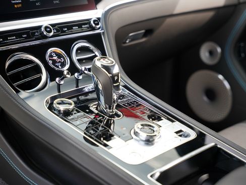 Used 2021 Bentley Continental GT image 32