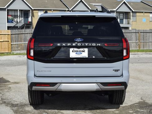 New 2025 Ford Expedition Platinum w/ Driver's Package image 5