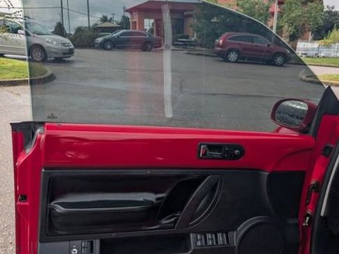 Used 2008 Volkswagen Beetle SE image 8