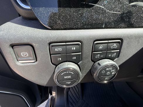 Used 2023 Chevrolet Silverado 1500 LTZ AWD/4WD image 17