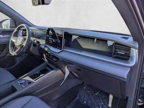 New 2026 Volkswagen Tiguan SE R-Line FWD image 27