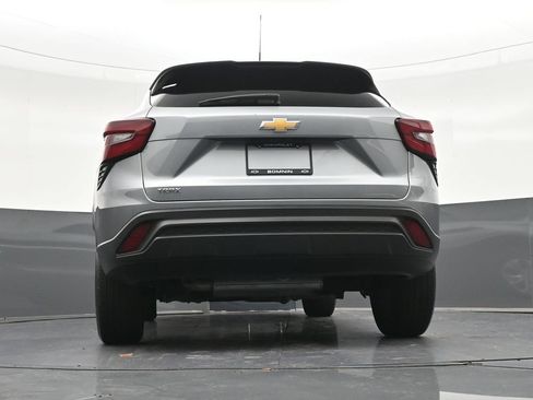 Used 2024 Chevrolet Trax LS FWD image 27