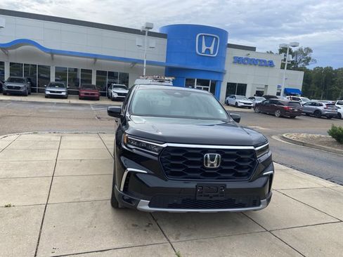 Used 2025 Honda Pilot EX-L image 3