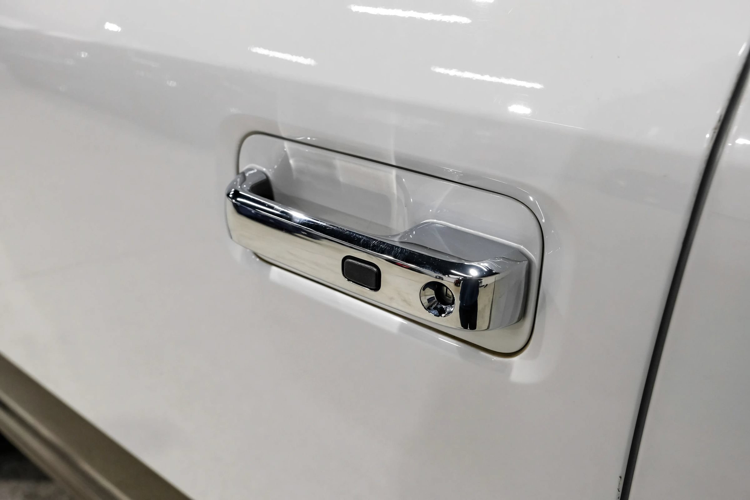 Used 2017 Ford F150 King Ranch w/ Equipment Group 601A Luxury AWD/4WD image 47
