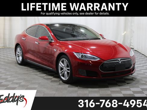 Used 2015 Tesla Model S 70 image 1