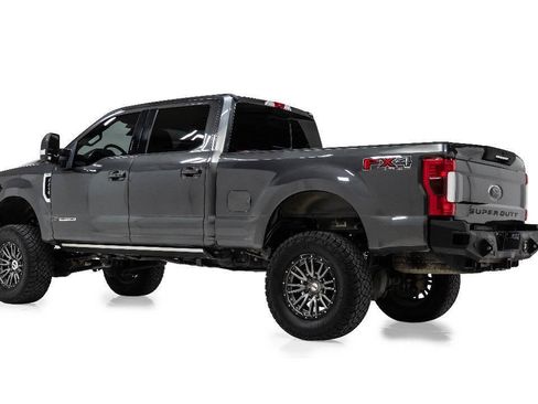 Used 2019 Ford F250 Lariat w/ Lariat Ultimate Package AWD/4WD image 4