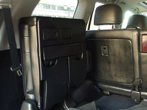Used 2011 Lexus LX 570 4WD w/ Luxury Pkg image 16