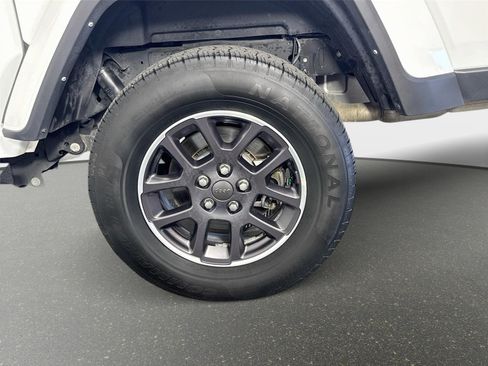 Used 2023 Jeep Gladiator Overland AWD/4WD image 31