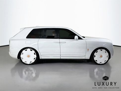 Used 2021 Rolls-Royce Cullinan AWD/4WD image 5
